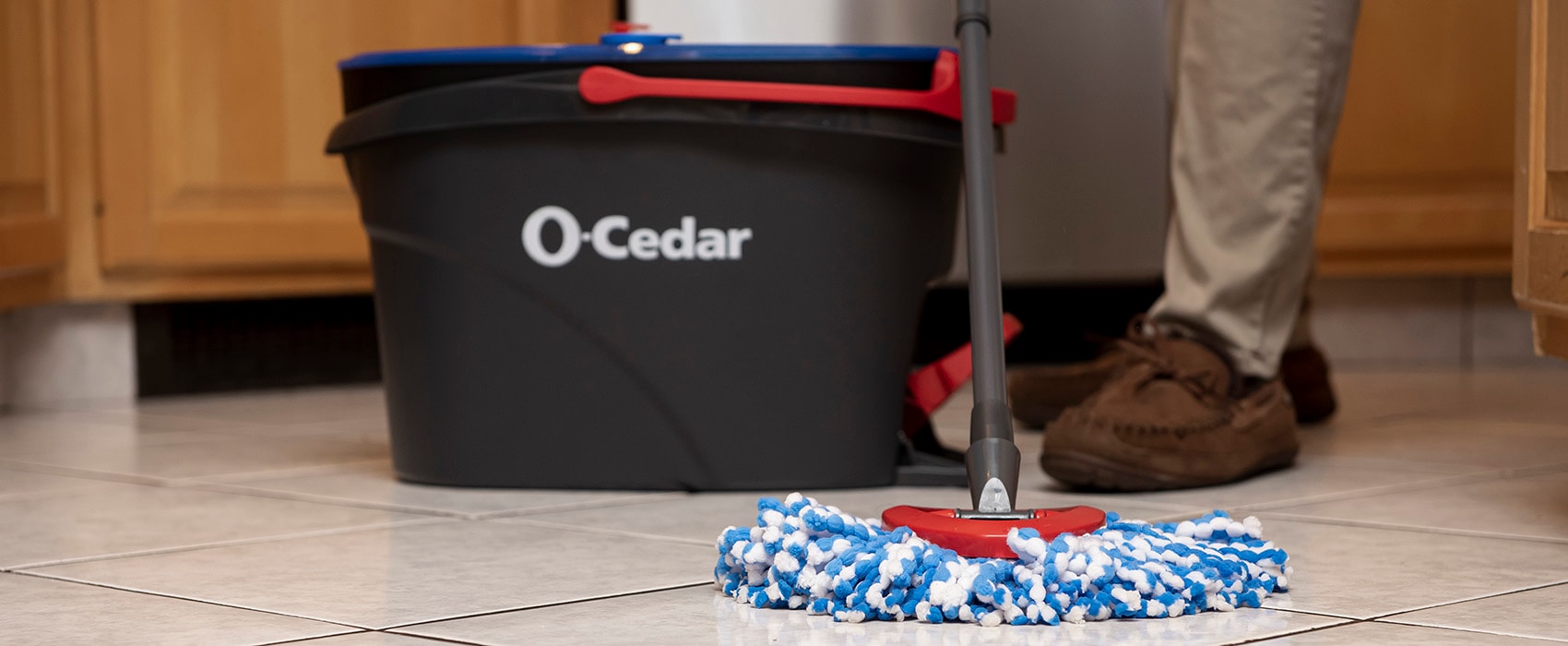 O-Cedar mop and bucket
